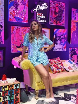 Anitta Dentro da Casinha poster