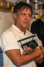 Dexter Filkins