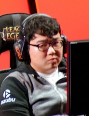 Xiaowei Shao
